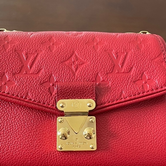 LOUIS VUITTON
Monogram Empreinte Saint Germain BB - Picture 9 of 9